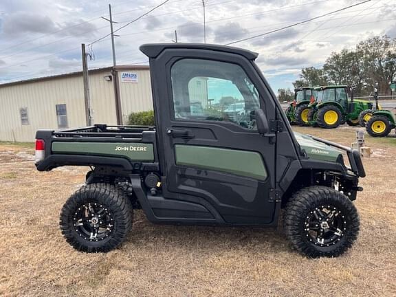 Image of John Deere XUV 835R equipment image 4