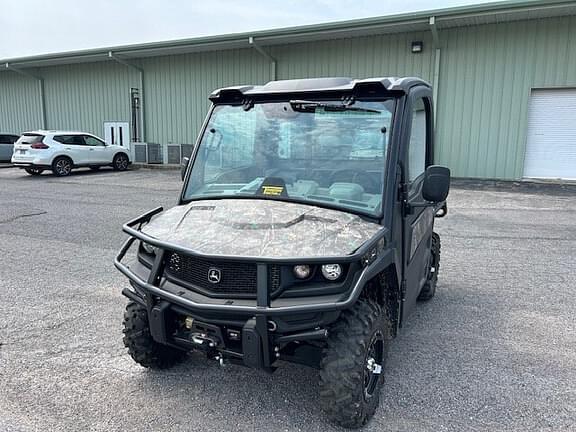 Image of John Deere XUV 835R equipment image 2