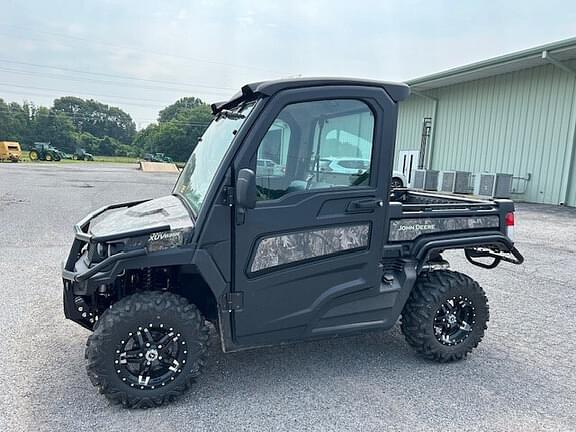 Image of John Deere XUV 835R equipment image 1