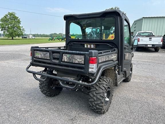Image of John Deere XUV 835R equipment image 4
