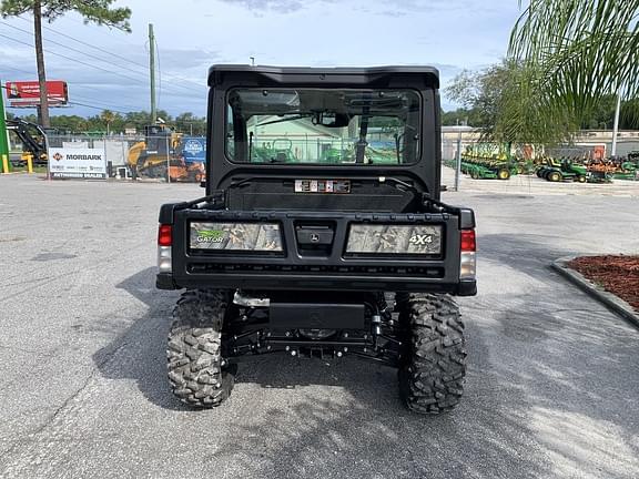 Image of John Deere XUV 835R equipment image 1