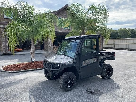 Image of John Deere XUV 835R equipment image 4