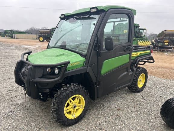 2024 John Deere XUV 835R Equipment Image0