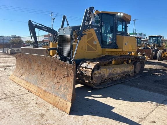 2024 John Deere 850L LGP Equipment Image0
