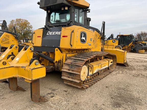 Image of John Deere 850L WLT equipment image 4