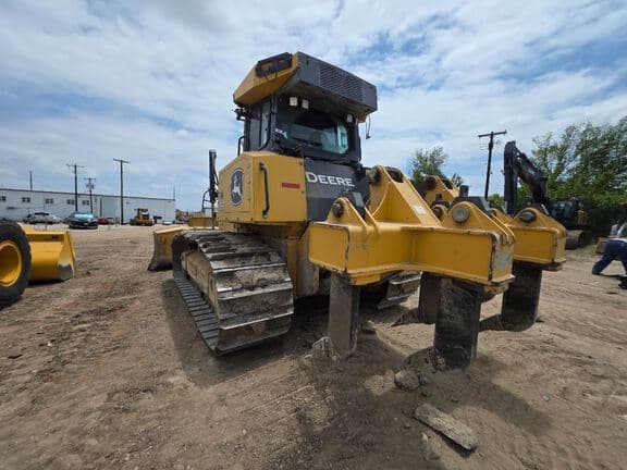 Image of John Deere 850L WLT equipment image 2