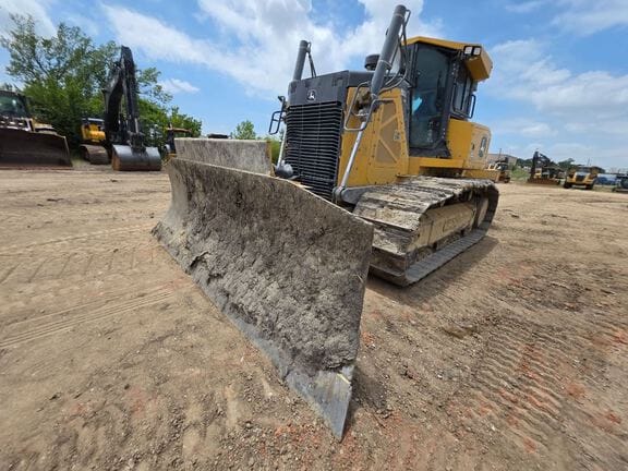 2024 John Deere 850L WLT Equipment Image0