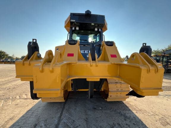 Image of John Deere 850L WLT equipment image 3