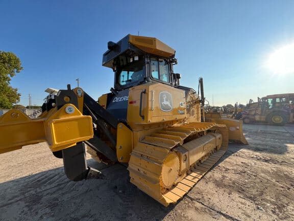 Image of John Deere 850L WLT equipment image 4