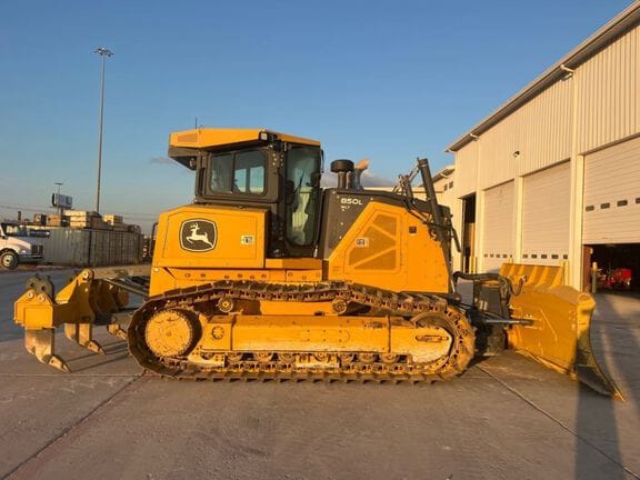 2024 John Deere 850L WLT Equipment Image0