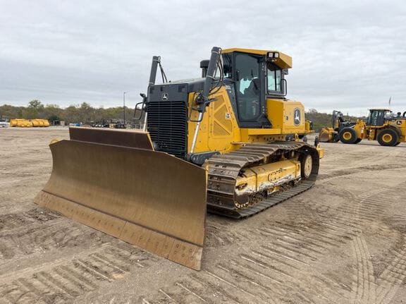 2024 John Deere 850L WLT Equipment Image0