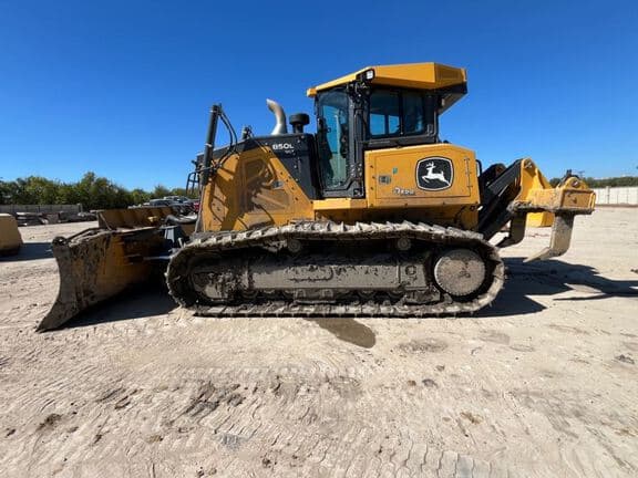Image of John Deere 850L equipment image 1