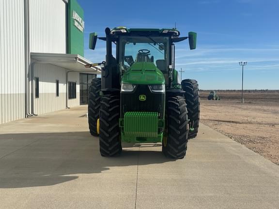 Image of John Deere 8R 230 equipment image 2