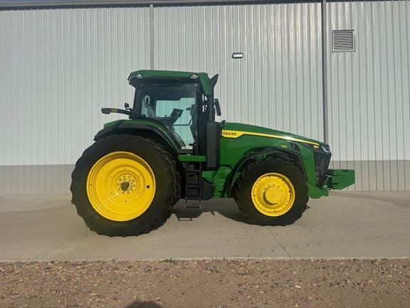 Image of John Deere 8R 230 equipment image 3