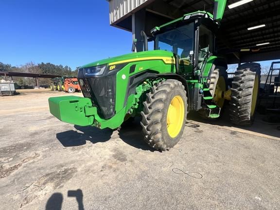 Image of John Deere 8R 230 equipment image 3