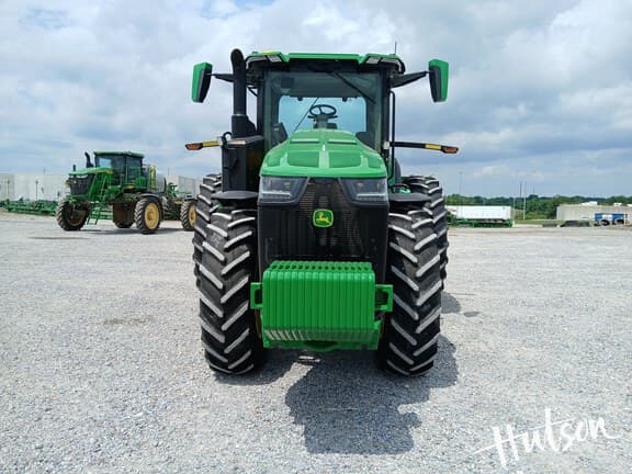 Image of John Deere 8R 230 equipment image 2