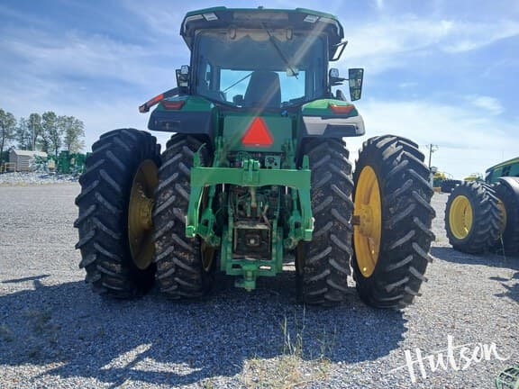 Image of John Deere 8R 230 equipment image 4