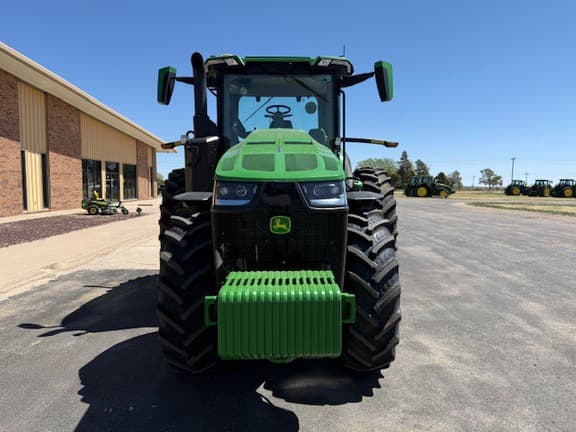 Image of John Deere 8R 230 equipment image 3