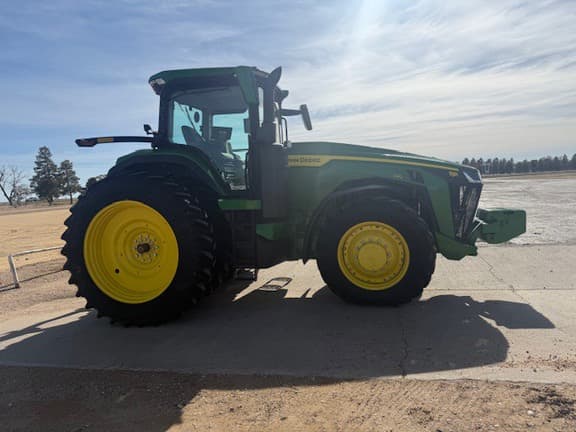 Image of John Deere 8R 230 equipment image 4