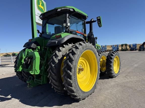 Image of John Deere 8R 230 equipment image 4