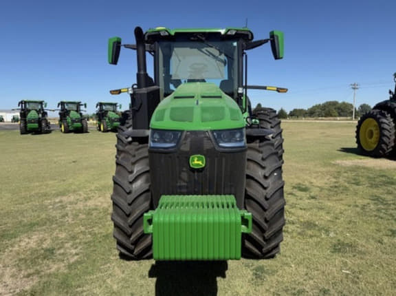Image of John Deere 8R 230 equipment image 4
