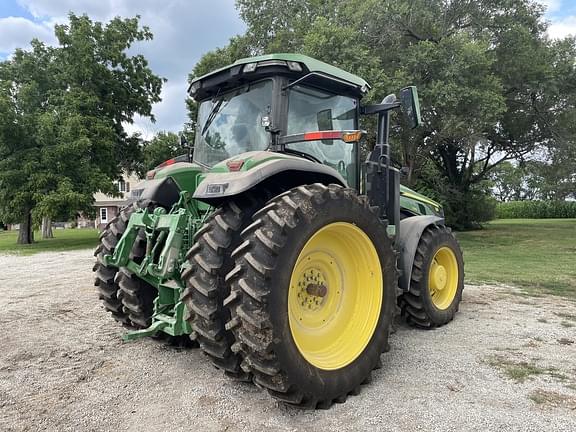 Image of John Deere 8R 230 equipment image 4