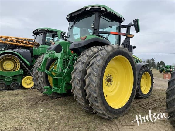 Image of John Deere 8R 230 equipment image 2