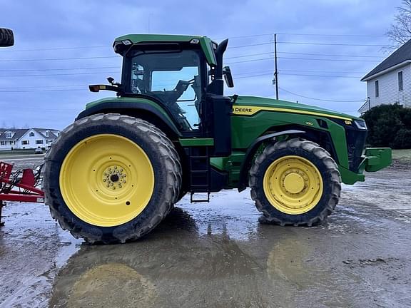 Image of John Deere 8R 230 equipment image 4