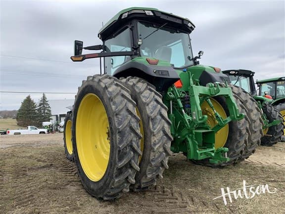Image of John Deere 8R 230 equipment image 3