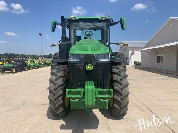 Image of John Deere 8R 230 equipment image 3