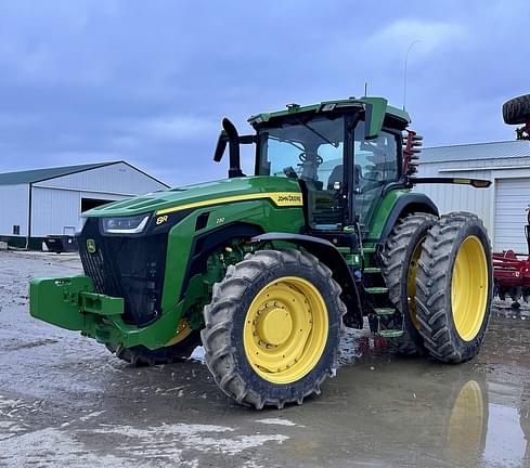 Image of John Deere 8R 230 equipment image 1