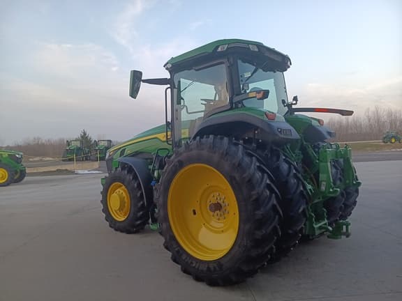 Image of John Deere 8R 230 equipment image 4
