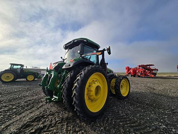 Image of John Deere 8R 230 equipment image 4