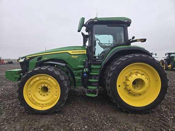 Image of John Deere 8R 230 equipment image 1