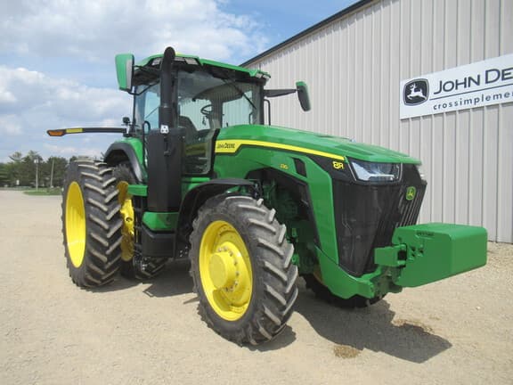 Image of John Deere 8R 230 equipment image 3