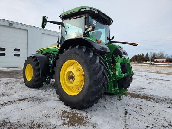 Image of John Deere 8R 230 equipment image 2