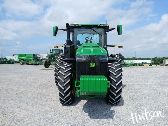 Image of John Deere 8R 230 equipment image 2