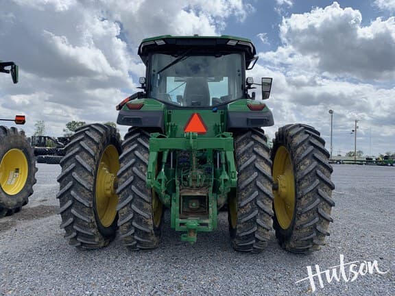 Image of John Deere 8R 230 equipment image 4