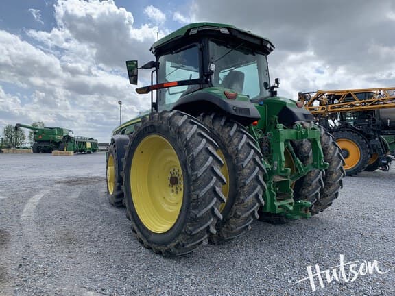 Image of John Deere 8R 230 equipment image 3