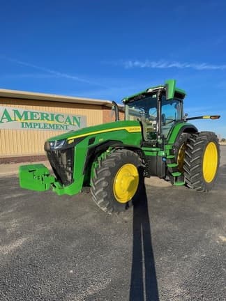 Image of John Deere 8R 230 equipment image 2