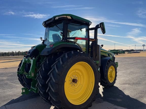 Image of John Deere 8R 230 equipment image 3