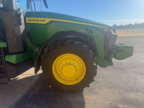 Image of John Deere 8R 230 equipment image 2