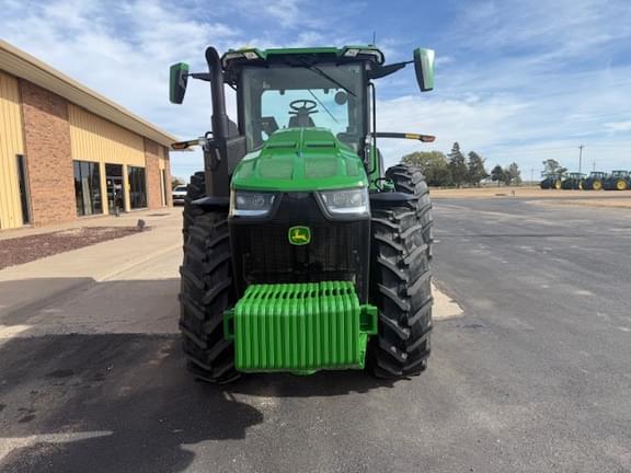 Image of John Deere 8R 230 equipment image 4