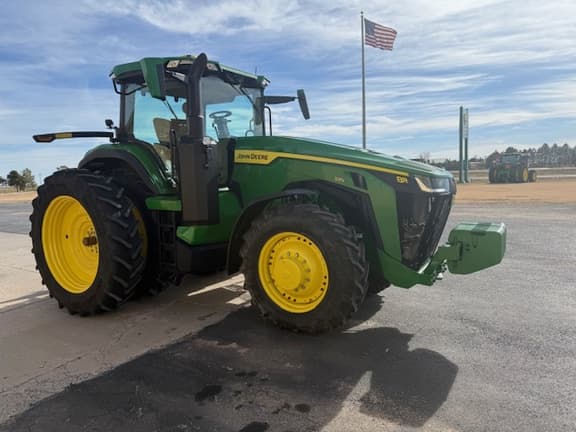 Image of John Deere 8R 230 equipment image 1