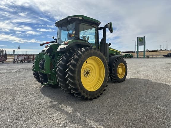 Image of John Deere 8R 230 equipment image 4