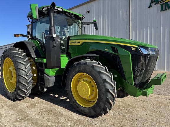 Image of John Deere 8R 230 equipment image 1