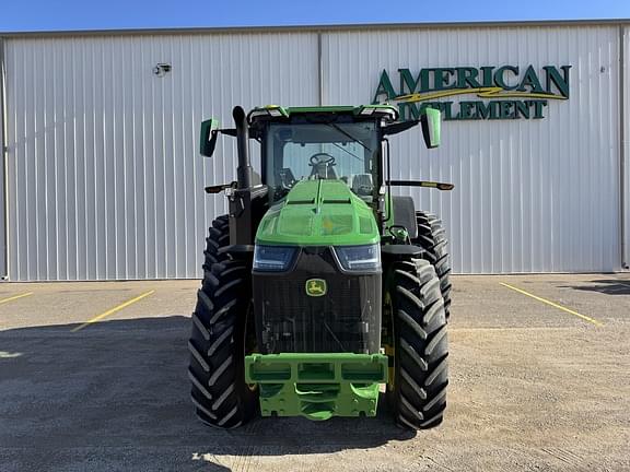 Image of John Deere 8R 230 equipment image 2