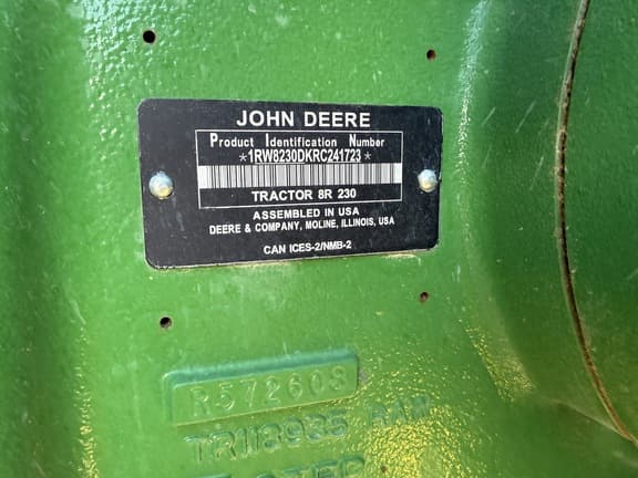 Image of John Deere 8R 230 equipment image 4