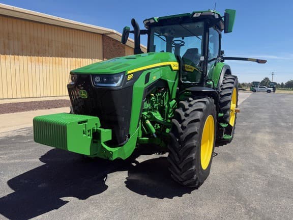 Image of John Deere 8R 230 equipment image 1