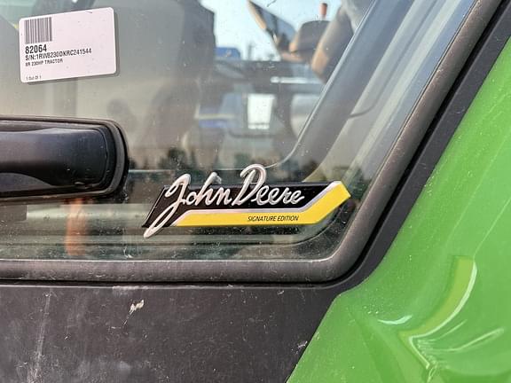 Image of John Deere 8R 230 equipment image 3
